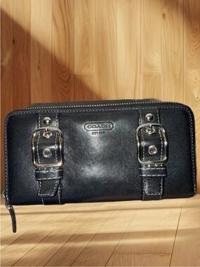 Coach Vintage SoHo Zoe Double Buckle Zip Around Wallet Black Leather